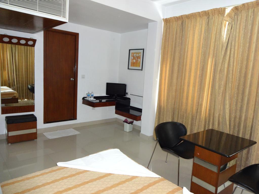 Lotus Comfort - A Pondy Hotel Pondicherry Exterior photo